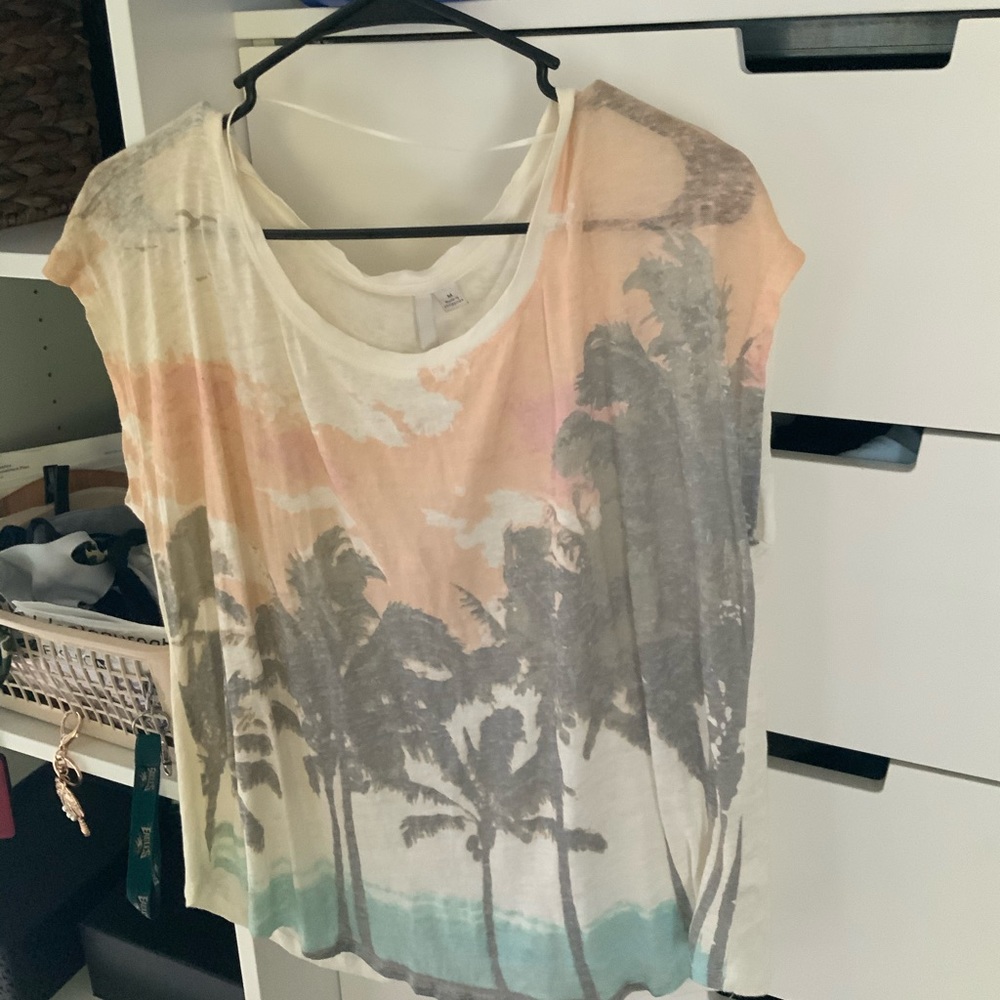 ❤️‍🔥2 for$9❤️‍🔥🌴Beachy, burnout, loose fit tee